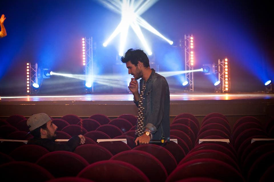 © Campus Comedy Tour
Benjamin Demay et Maxime Gasteuil (assis) lors des répétitions.